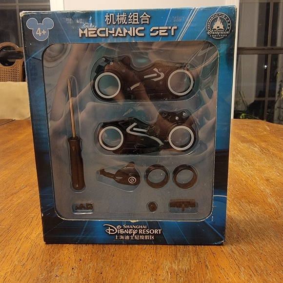 Disney Other - Disney Tron Mechanic Set - Shanghai Disney Resort Exclusive